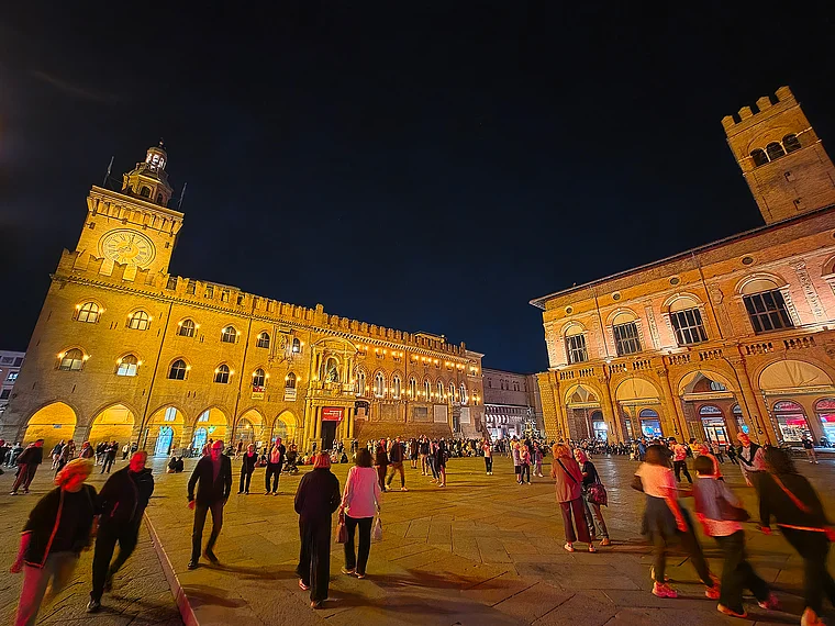 Bologna Piazza Maggiore Nachtaufnahme