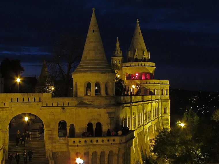 Budapest: Fischerbastei am Abend