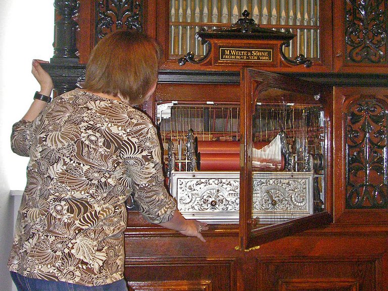 Königslutter MUMM mechanische Orgel Britta Edelmann von hinten