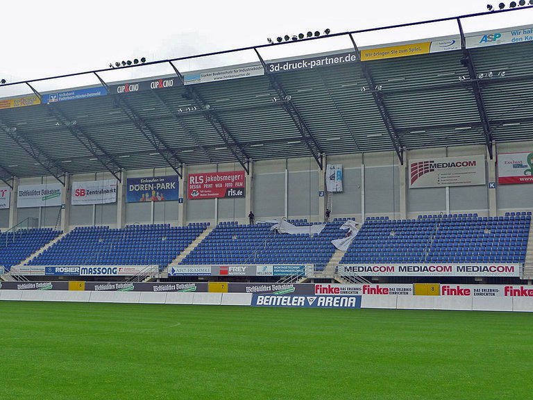 Paderborn Stadion Tribüne