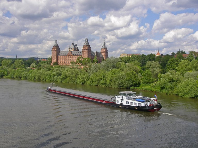 Aschaffenburg Main Schloss von fern