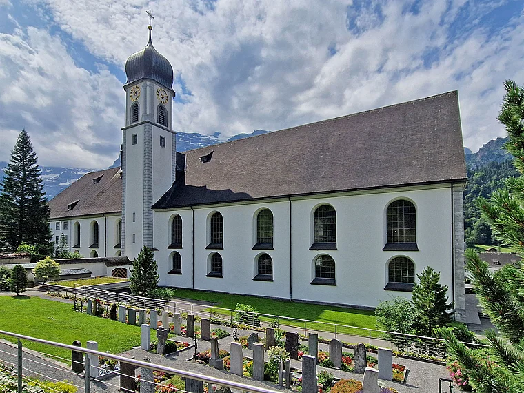 Engelberg Schweiz Klosterkirche außen