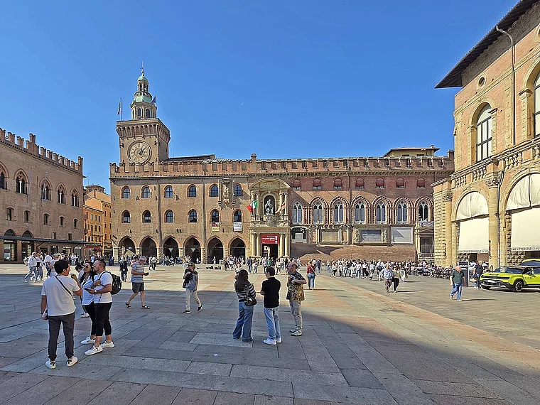 Bologna Piazza Maggiore bei Tag