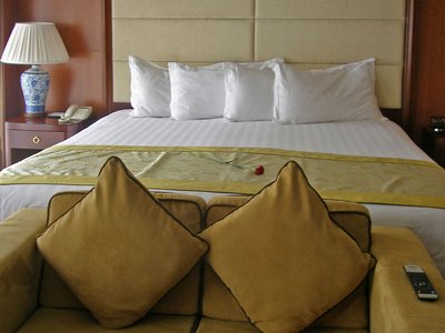 Jangtsekiang Victoria Anna Shangri La Suite Bett