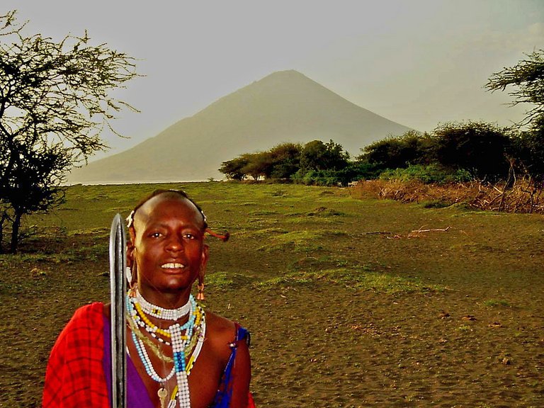 Tansania Massai vor Oldonyo Lengai