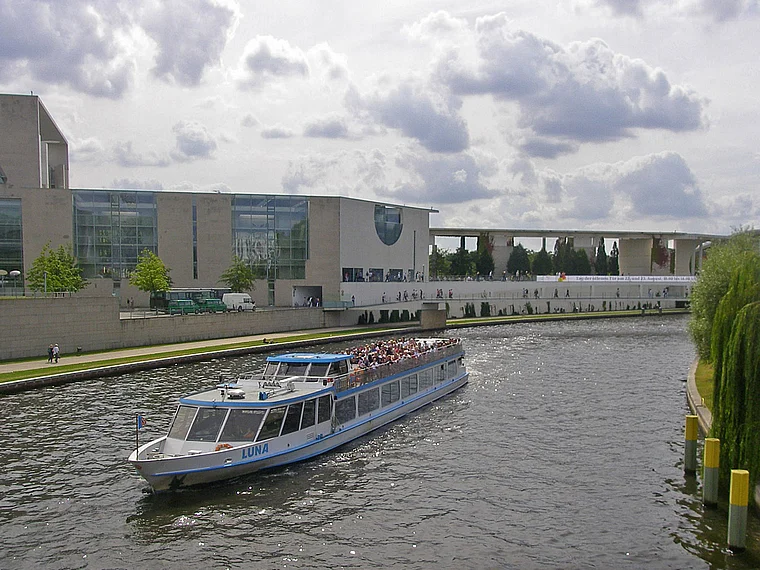 Berlin Spree Kanzleramt