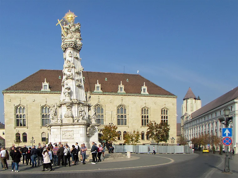Budapest: Denkmal der Heiligen Dreifaltigkeit auf dem Dreifaltigkeitsplatz auf dem Burgberg