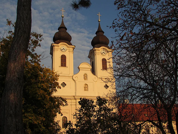Plattensee Tihany Abteikirche Türme