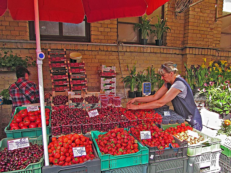 Vilnius Markthalle Gemüsestand
