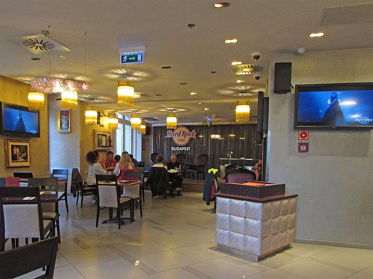 Budapest Hard Rock Cafe innen