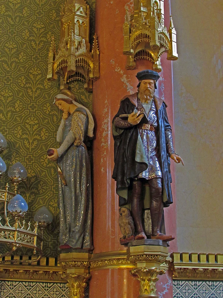 Budapest: Figuren im Parlamentsgebäude