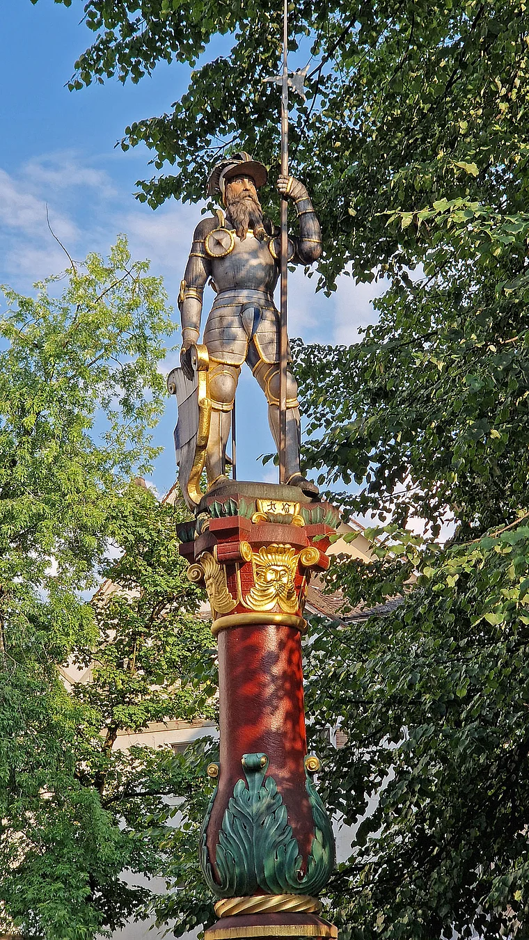 Zug Schweiz Schwarzmurerbrunnen