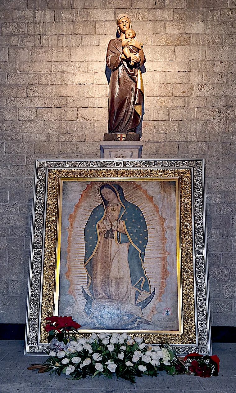 Barcelona Santa Maria del Mar Madonna