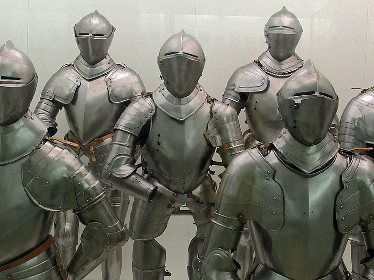 Toledo Militärmuseum Rüstungen nah