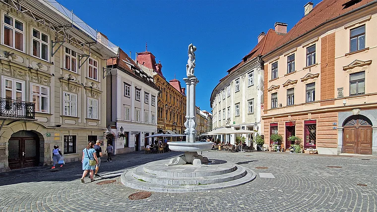 Ljubljana Laibach Herkulesbrunnen Stari trg