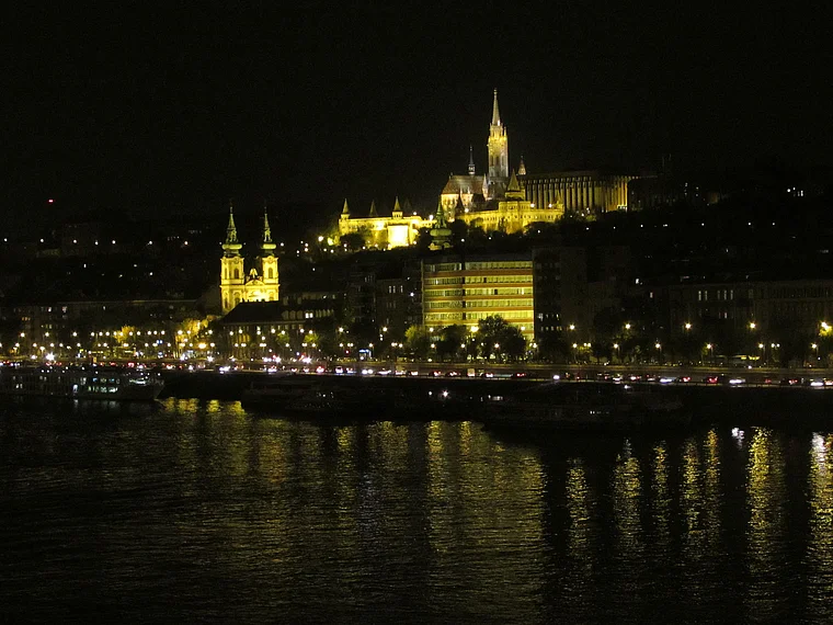 Budapest Margarethenbrücke Blick auf Buda Nacht