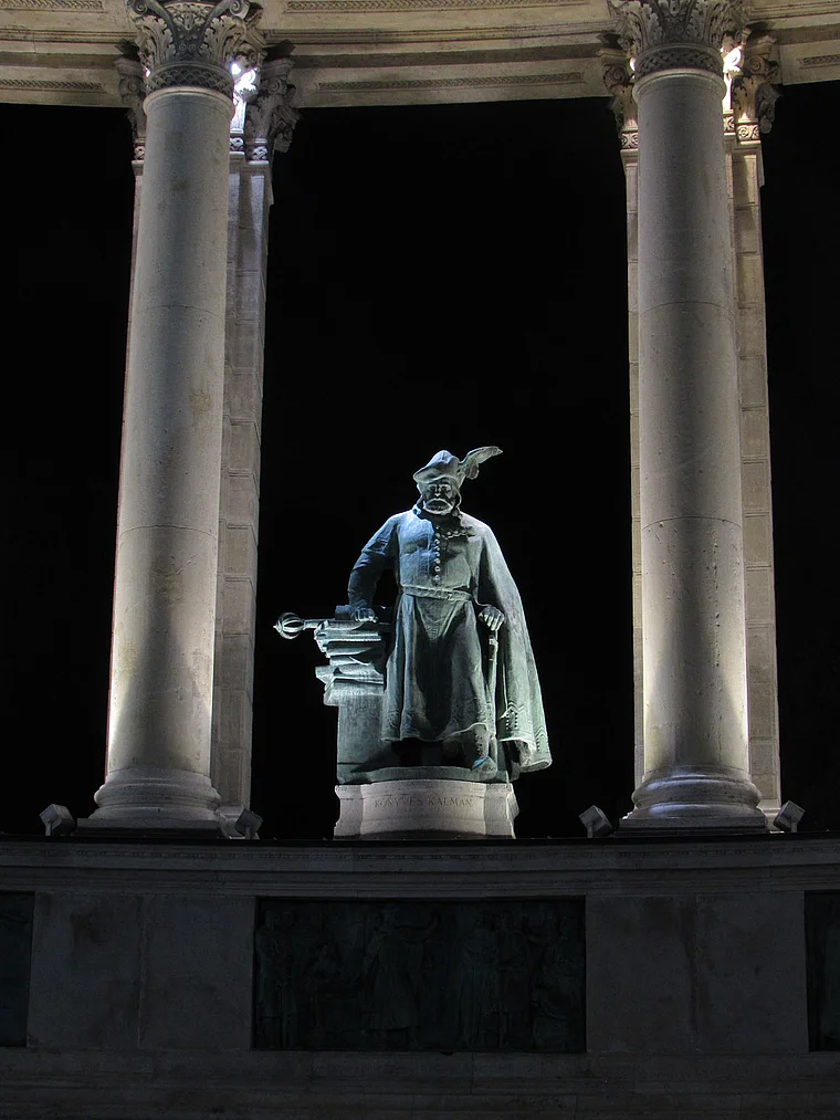 Budapest Heldenplatz Koloman Nacht