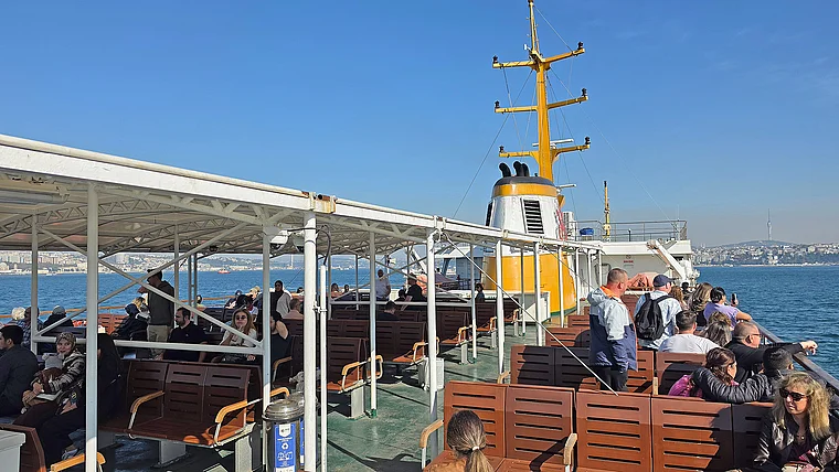 Istanbul Fähre nach Kadiköy