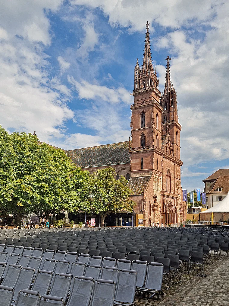 Basel Münsterplatz Münster