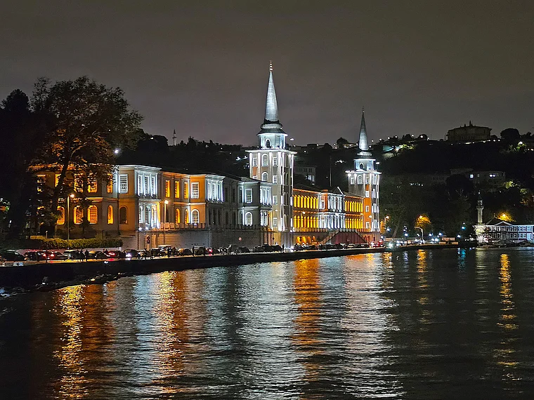 Istanbul Kuleli Militärakademie Bosporus
