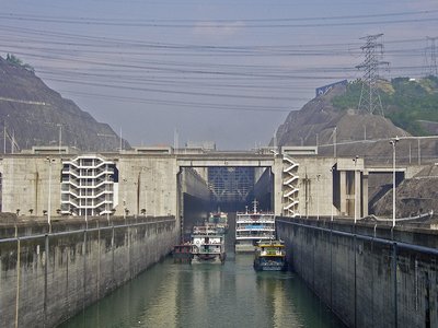 Jangtsekiang Drei Schluchten Staudamm Schleuse von fern