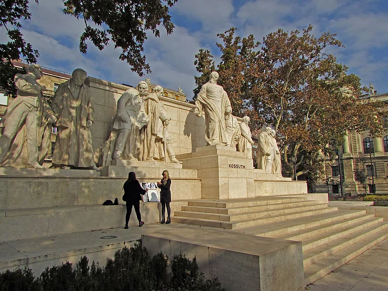 Budapest: Kossuth-Denkmal in Erinnerung an den Revolutionär von 1848 auf dem Kossuth-Platz