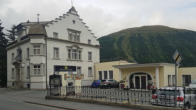 Engadin Samedan Hotel Quadratscha