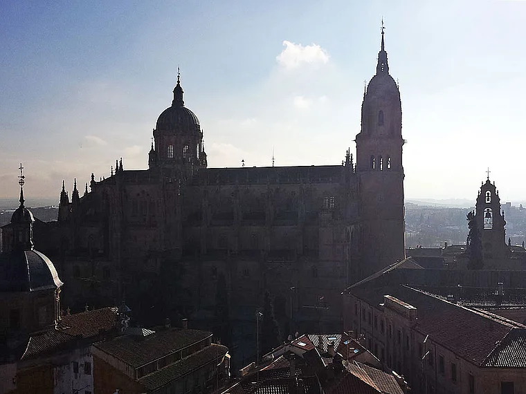 Salamanca Kathedrale im Gegenlicht