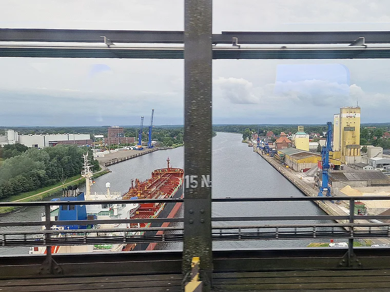 Rendsburg Hochbrücke Blick auf Kanal