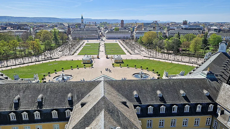 Karlsruhe Schlossturm Ausblick zur Stadt