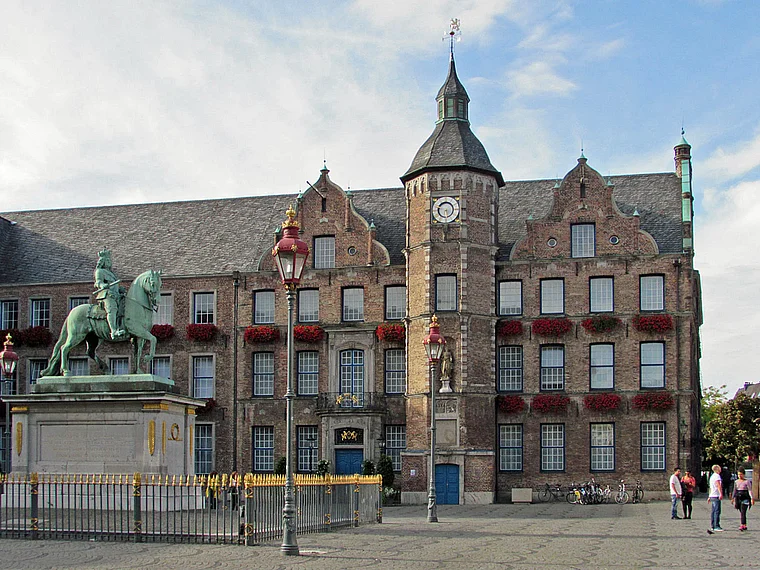 Düsseldorf Rathaus außen
