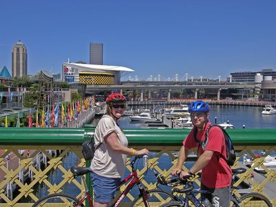 Sydney Darling Harbour mit Radfahrern