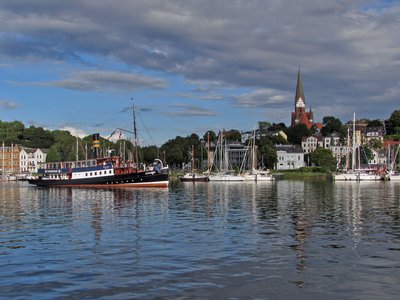 Flensburg Schiff Alexandra von fern