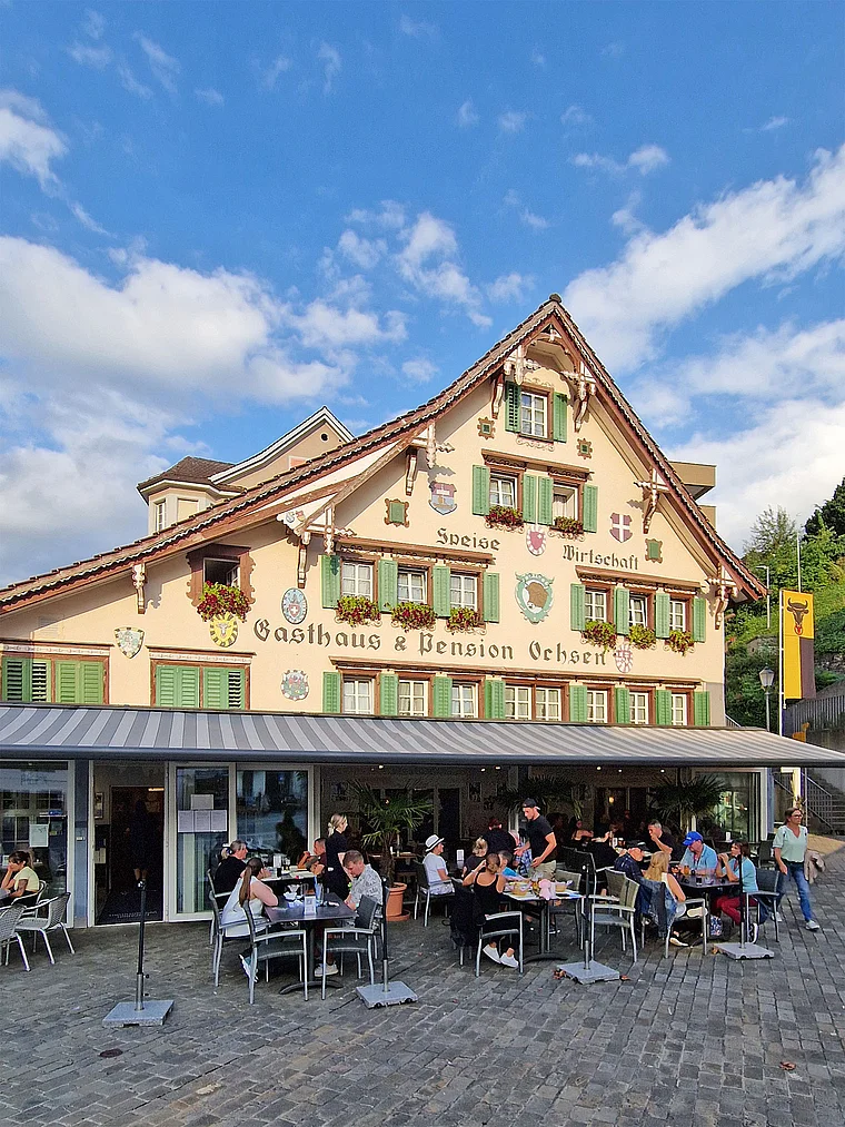 Brunnen Schweiz Dorfmitte Zum Ochsen