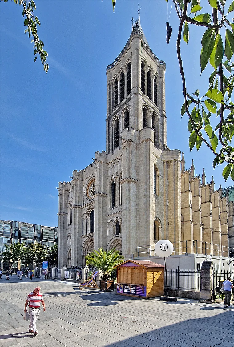 Saint-Denis Basilique außen