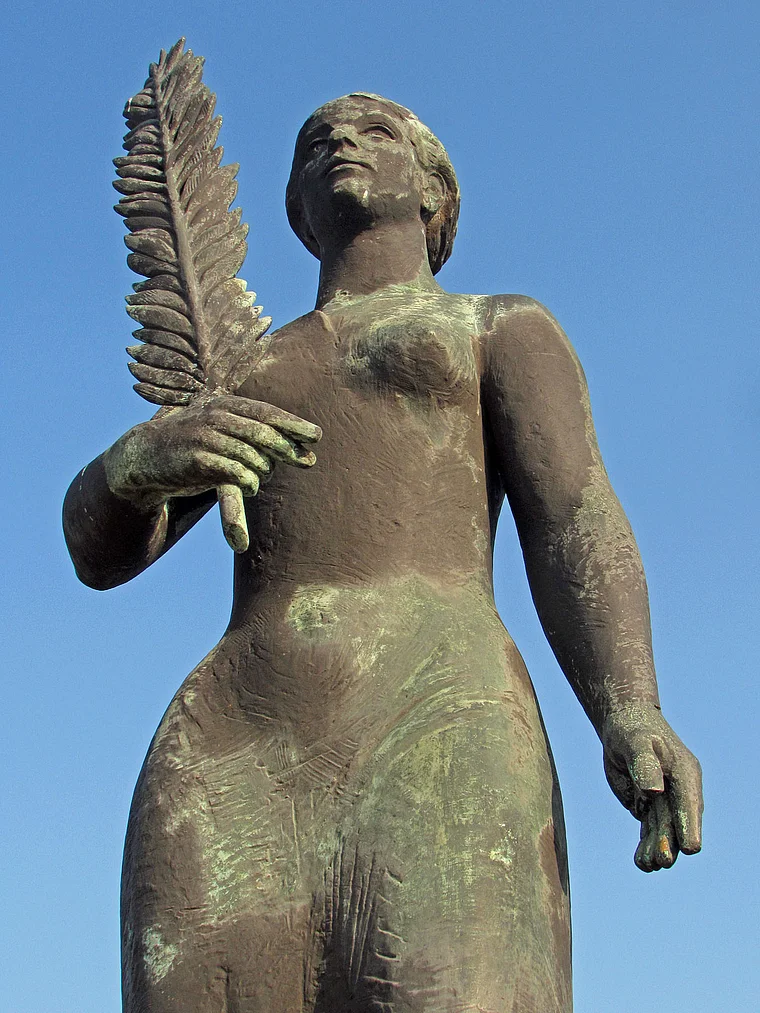 Budapest Memento Park Statue mit Palmzweig