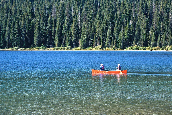 Alberta Waterton Lake Kanu