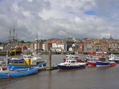 Yorkshire Whitby viele Boote im Hafen