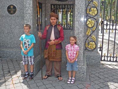 Kuala Lumpur Alter Königspalast Simon Thome Wachmann Marie Thome