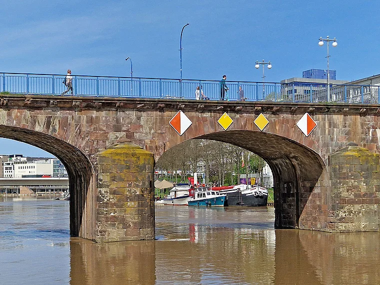 Saarbrücken Alte Brücke von unten
