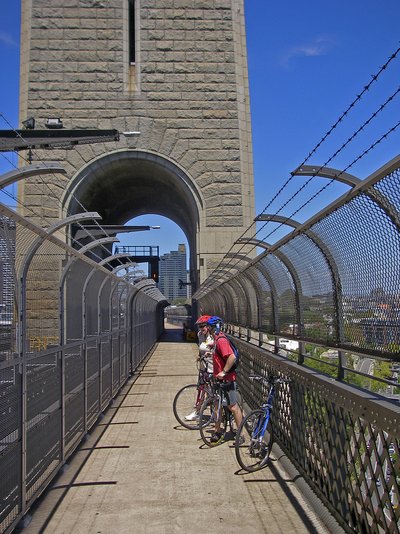 Sydney Radfahrer auf Harbour Bridge