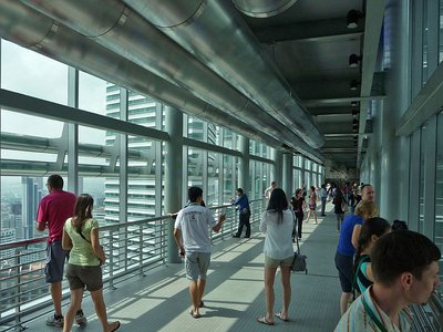 Kuala Lumpur Petronas Towers Skybridge innen
