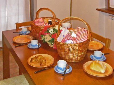 Friaul Sutrio Ferienwohnung Frühstückstisch