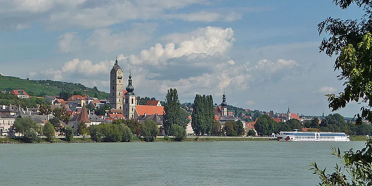 Krems Stein an der Donau von fern