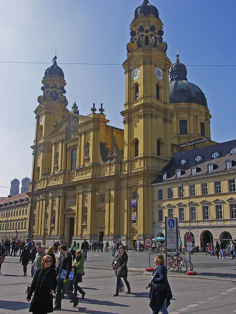 München Odeonsplatz Theaterkirche