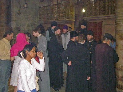 Jerusalem Grabeskirche Priester verschiedener Konfessionen