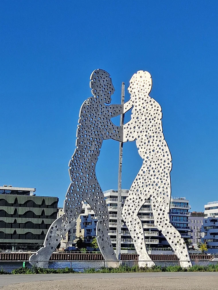 Berlin Molecule Man