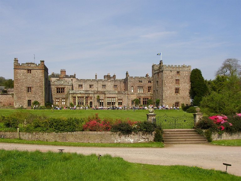 Lake District Muncaster Castle außen