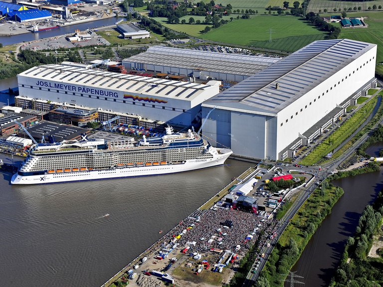 Papenburg Meyer Werft aus der Luft