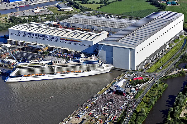 Papenburg Meyer Werft aus der Luft